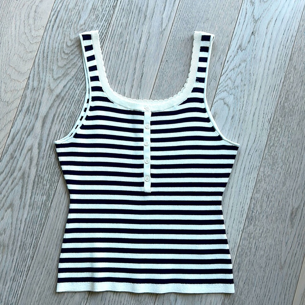 & Other Stories Scalloped Sweater tank top size Medium